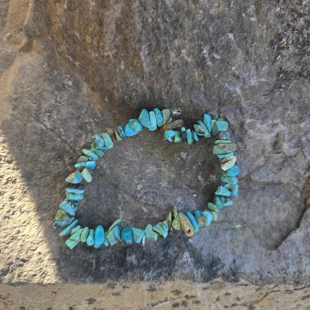 Turquoise Chip Stone Bracelet